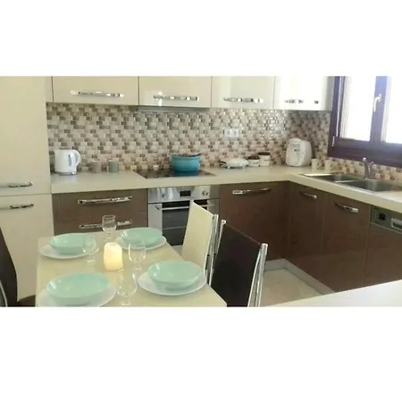 Holiday home Central, Fully Equipped, 2 Bedrooms, Great View, Wifi